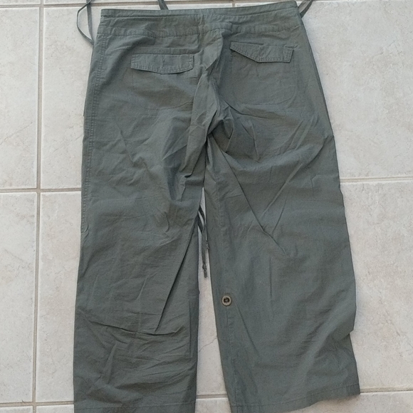 Size 9 khaki jean shorts and gray Capris - Picture 8 of 8